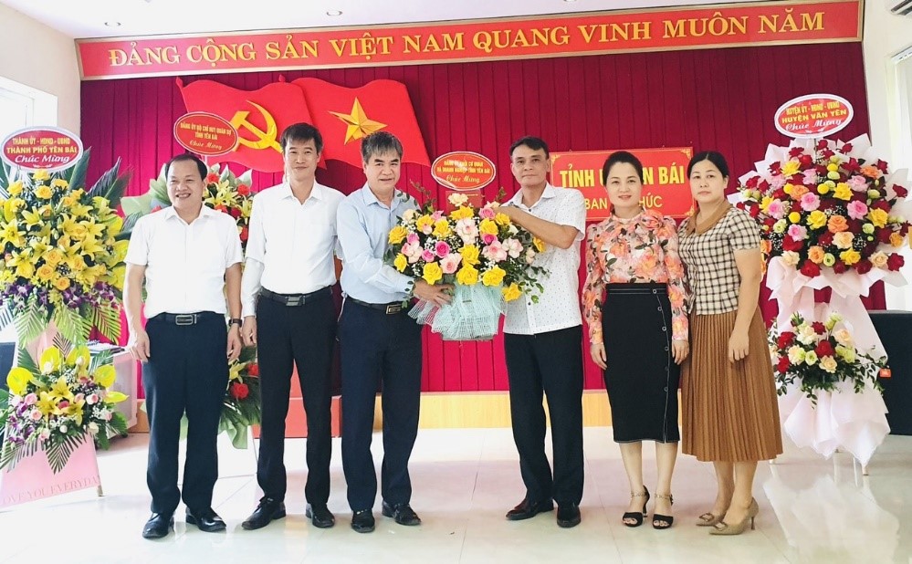 Đảng ủy Khối cơ quan và doanh nghiệp tỉnh chúc mừng Ban Tổ chức Tỉnh uỷ nhân kỷ niệm 92 năm ngày truyền thống Ngành  Tổ chức xây dựng Đảng (14/10/1930 – 14/10/2022)