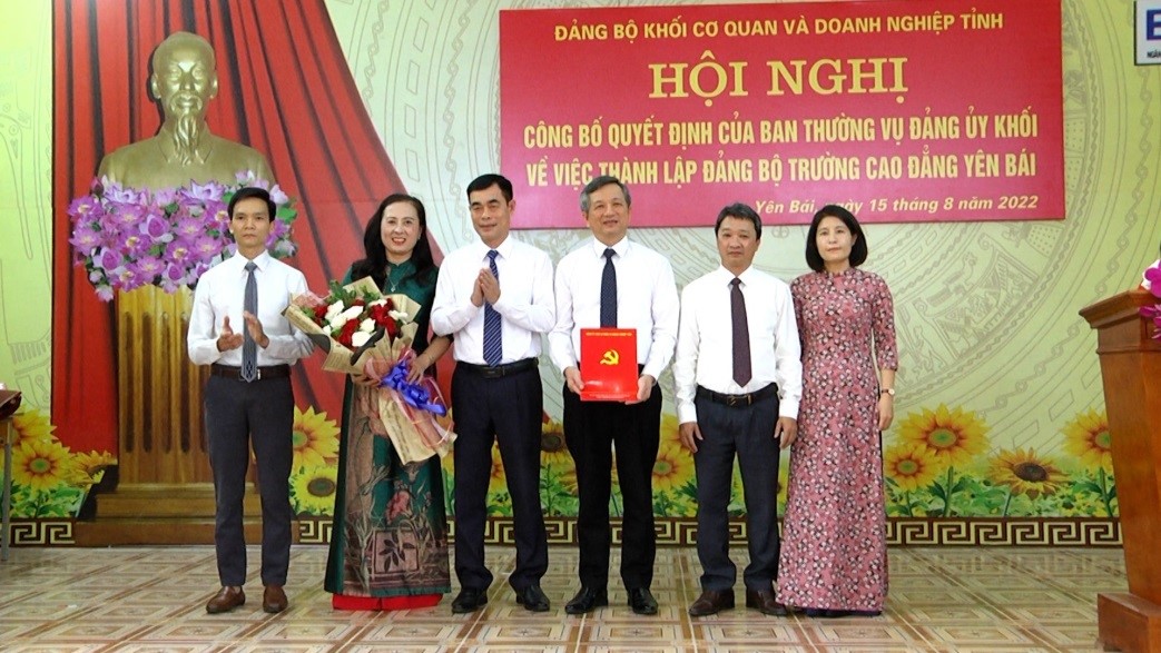 Thấm nhuần quan điểm “Văn hoá phải được đặt ngang hàng với kinh tế, chính trị, xã hội” của Tổng Bí thư Nguyễn Phú Trọng trong đào tạo, bồi dưỡng nguồn nhân lực tại trường Cao đẳng Yên Bái