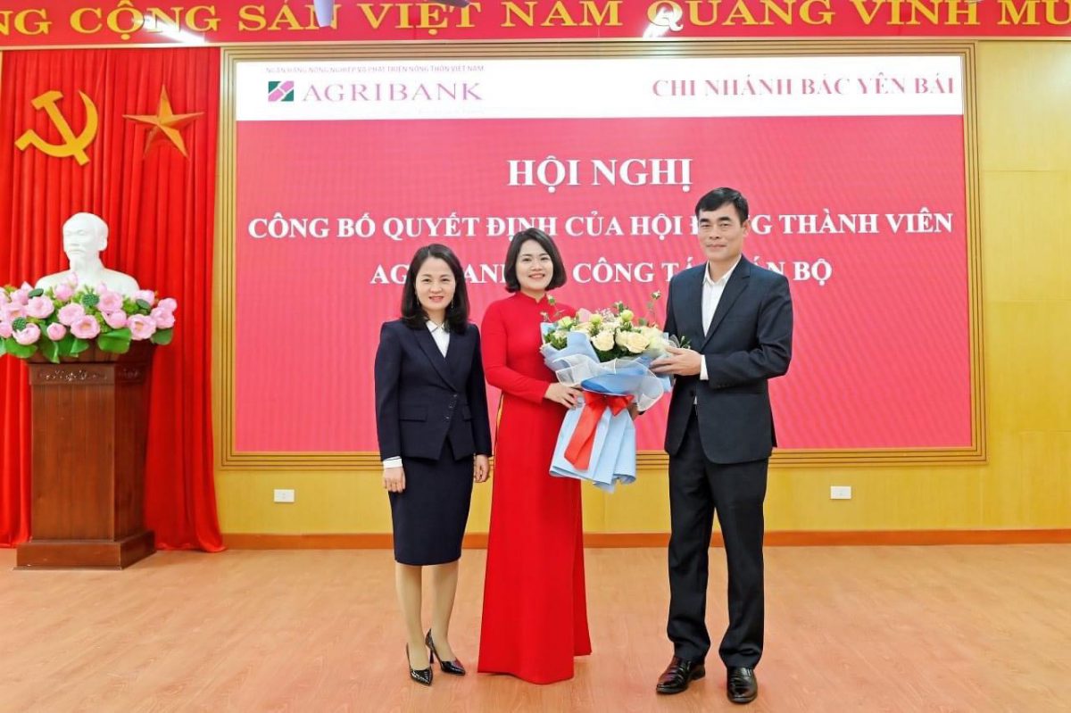 Đồng chí Đỗ Quang Minh, Bí thư Đảng ủy Khối dự Hội nghị công bố quyết định công tác cán bộ tại Đảng bộ Ngân hàng Nông nghiệp Việt Nam chi nhánh tỉnh Yên Bái