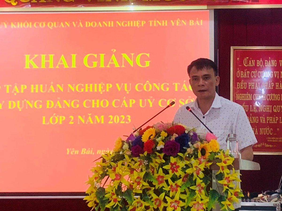 Đảng ủy Khối cơ quan và doanh nghiệp tỉnh tổ chức khai giảng lớp tập huấn nghiệp vụ công tác xây dựng Đảng (lớp thứ hai) cho 70 học viên