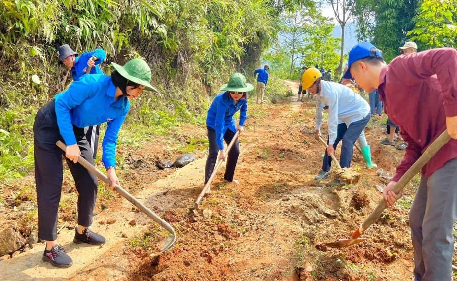Đoàn Thanh niên Khối cơ quan và doanh nghiệp tỉnh Yên Bái nỗ lực tham gia xây dựng nông thôn mới