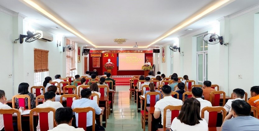 Đảng ủy Khối cơ quan và doanh nghiệp tỉnh khai giảng lớp Bồi dưỡng nhận thức về Đảng khóa XIV, nhiệm kỳ 2020 -2025